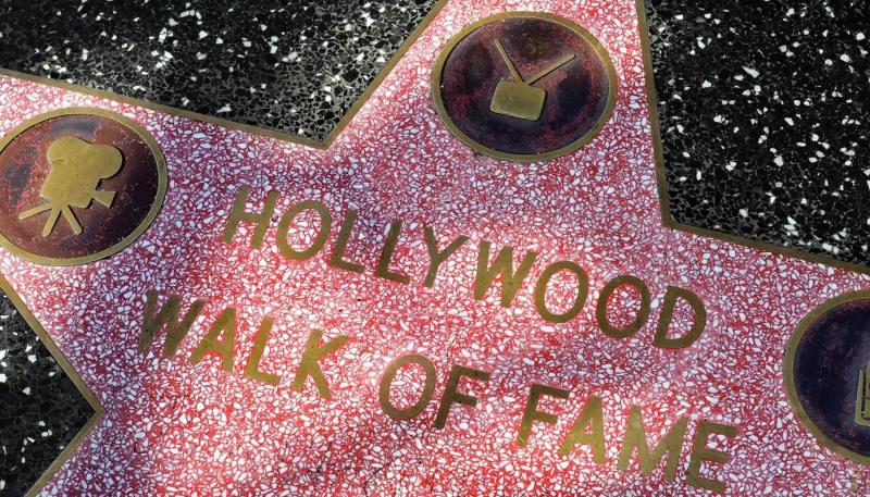 Грандиозный пожар достиг Голливуда и угрожает Аллее Славы