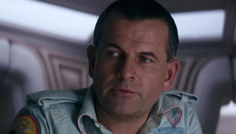 В фильме "Чужой: Ромул" улучшили цифровой образ Яна Холма