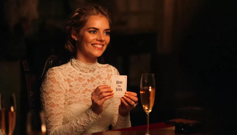 Сара Мишель Геллар и Элайджа Вуд сыграют в сиквеле "Я иду искать"