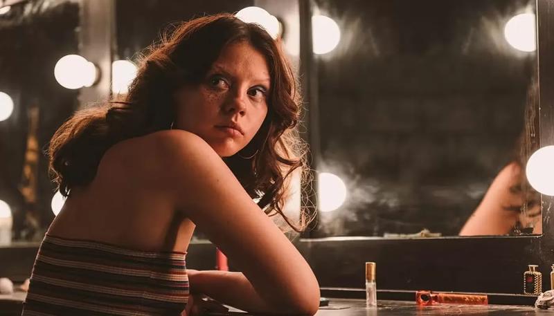 Миа Гот сыграет с Райаном Гослингом в "Звездных войнах"