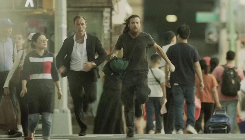 У триллера "Черный кролик" с Джудом Лоу появилась дата премьеры