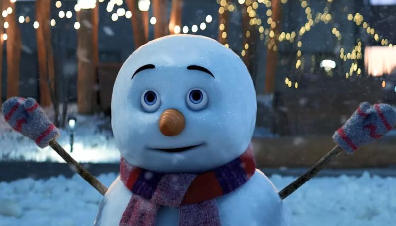 Дед Мороз теряет силу в трейлере фильма "Снеговик"