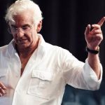 Брэдли Купер работает над «сжигающим его изнутри» проектом