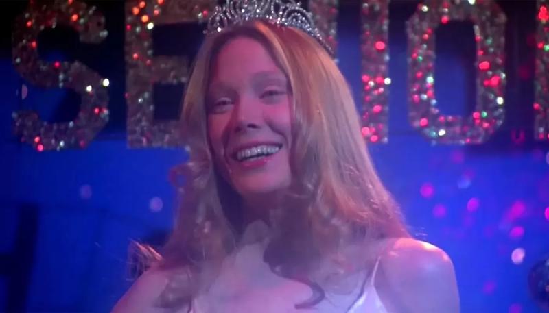 Уточнено время выхода новой экранизации "Кэрри" Стивена Кинга