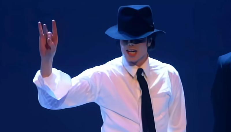 «Вторая семья» Майкла Джексона обвинила его в насилии